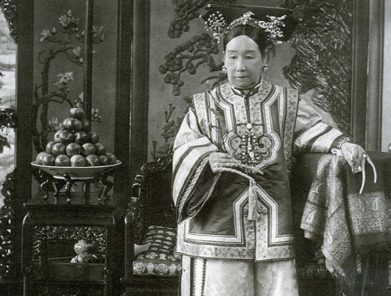慈禧的小菊花很尊貴 如廁完「宮女要嘴含水」浸濕衛生紙...當年濕紙巾真的太人工% 照片 慈禧的小菊花很尊貴 如廁完「宮女要嘴含水」浸濕衛生紙...當年濕紙巾真的太人工