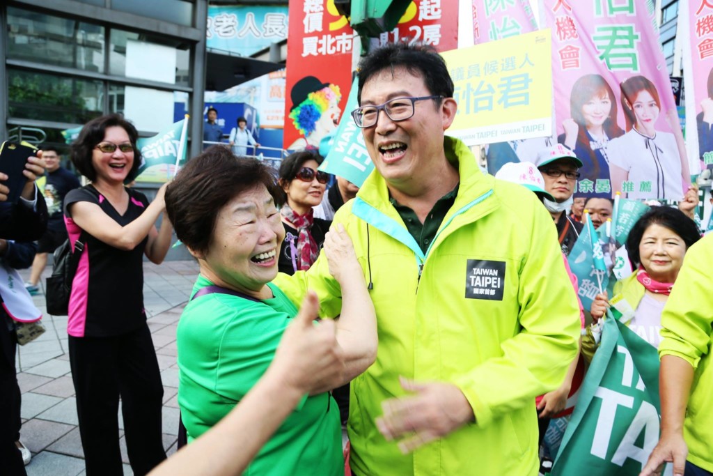 北市母親之戰!連勝文酸媽寶「你年紀也不小了」 柯文哲:其實吼,每個人都是媽媽的寶貝% 照片 北市母親之戰!連勝文酸媽寶「你年紀也不小了」 柯文哲:其實吼,每個人都是媽媽的寶貝