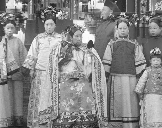 12張證明「慈禧太后天生就有皇帝氣場」的罕見舊照 卻為拍最後一張賠上命!% 照片 12張證明「慈禧太后天生就有皇帝氣場」的罕見舊照 卻為拍最後一張賠上命!