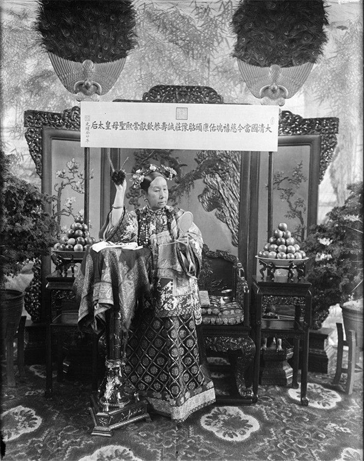 12張證明「慈禧太后天生就有皇帝氣場」的罕見舊照 卻為拍最後一張賠上命!% 照片 12張證明「慈禧太后天生就有皇帝氣場」的罕見舊照 卻為拍最後一張賠上命!