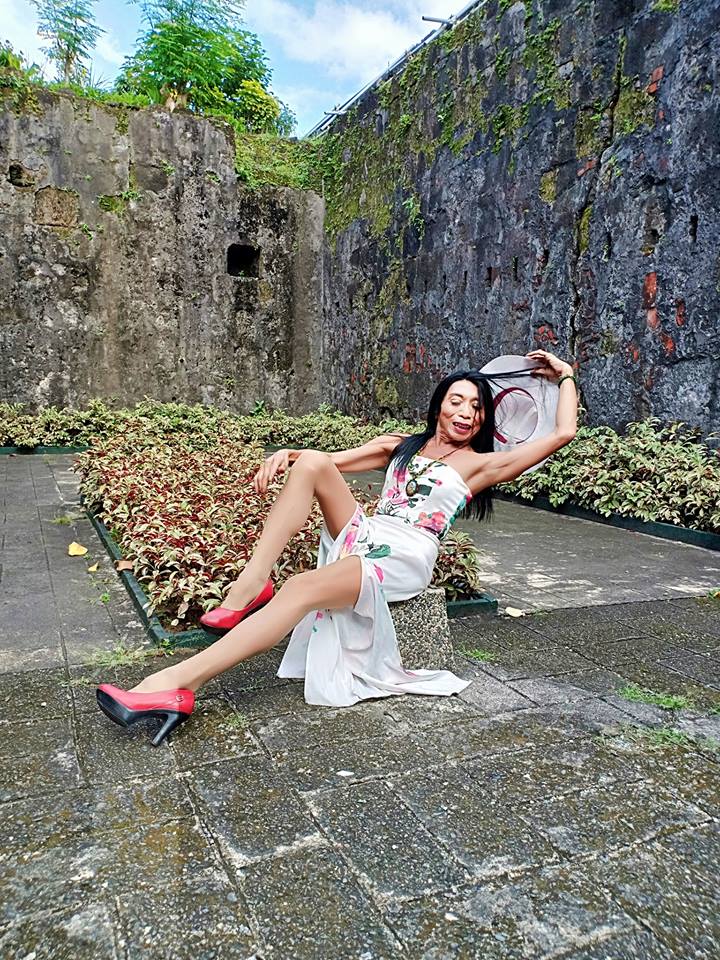 泰國「最辣美魔女」嫁小鮮肉爽曬結婚證書 網看婚紗照驚呆:這絕對是真愛...% 照片 泰國「最辣美魔女」嫁小鮮肉爽曬結婚證書 網看婚紗照驚呆:這絕對是真愛...