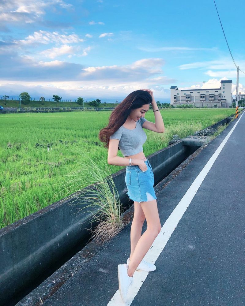 台灣「最正大學女老師」紅到國外!小黑裙下「雪白長腿」老外嘆:台灣人太幸福% 照片 台灣「最正大學女老師」紅到國外!小黑裙下「雪白長腿」老外嘆:台灣人太幸福
