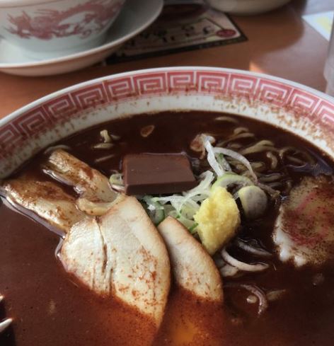 日本情人節推出長得像「台灣恐怖小吃」的特殊拉麵 味道竟然是甜的!% 照片 日本情人節推出長得像「台灣恐怖小吃」的特殊拉麵 味道竟然是甜的!