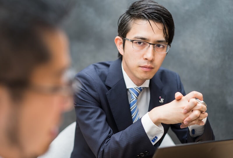 日本法律系教授「像從漫畫走出來」!「高學歷+高顔值」連男學生都瘋狂 真實年齡曝光% 照片 日本法律系教授「像從漫畫走出來」!「高學歷+高顔值」連男學生都瘋狂 真實年齡曝光
