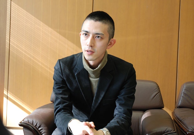 日本法律系教授「像從漫畫走出來」!「高學歷+高顔值」連男學生都瘋狂 真實年齡曝光% 照片 日本法律系教授「像從漫畫走出來」!「高學歷+高顔值」連男學生都瘋狂 真實年齡曝光