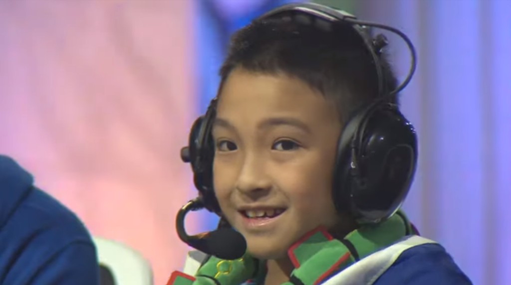 史上第一次!台灣10歲弟拿《寶可夢》世界冠軍 全程「披國旗」網讚爆:台灣之光% 照片 史上第一次!台灣10歲弟拿《寶可夢》世界冠軍 全程「披國旗」網讚爆:台灣之光