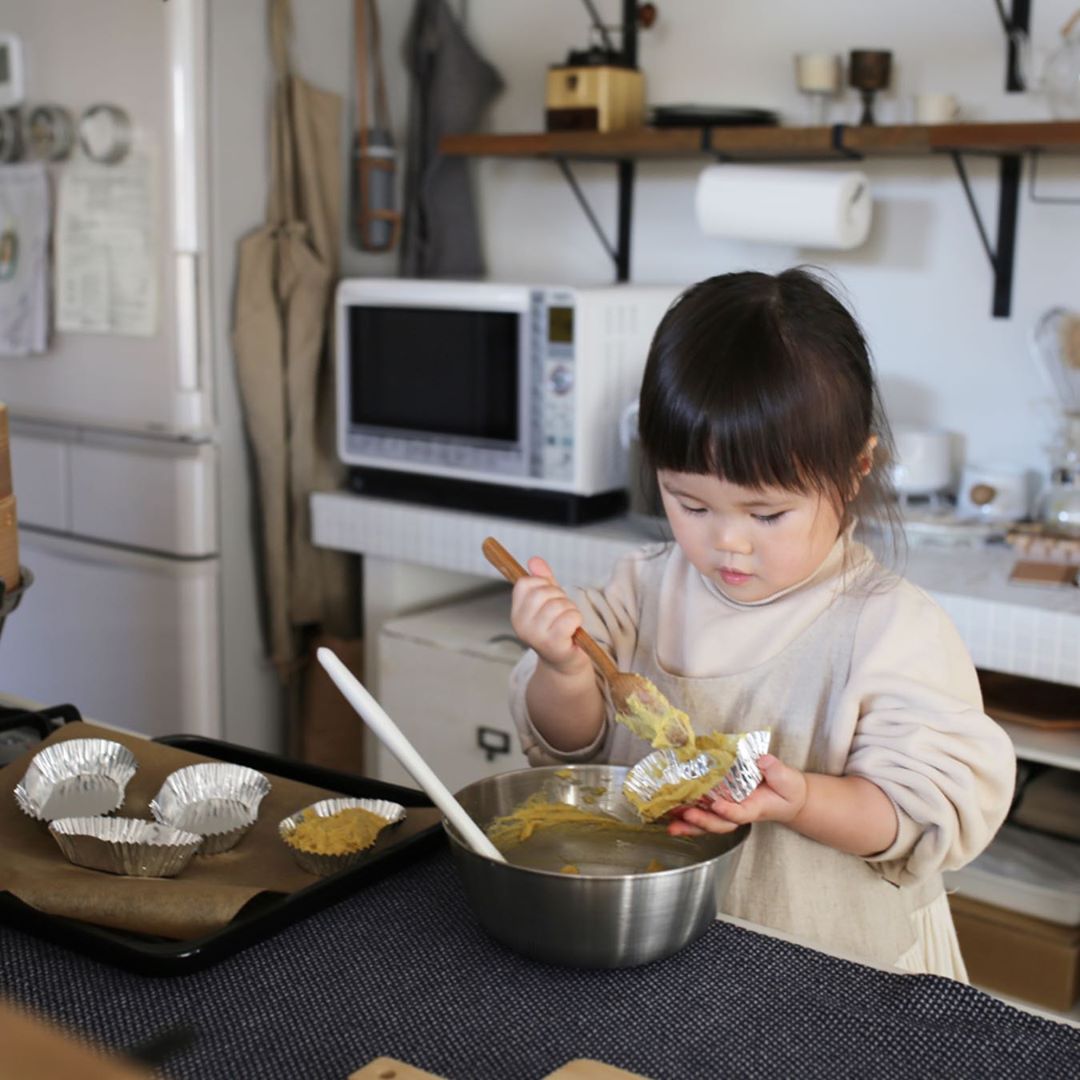 3歲料理小天才「用臉煮飯」連大人都沒她賢慧❤% 照片 3歲料理小天才「用臉煮飯」連大人都沒她賢慧❤