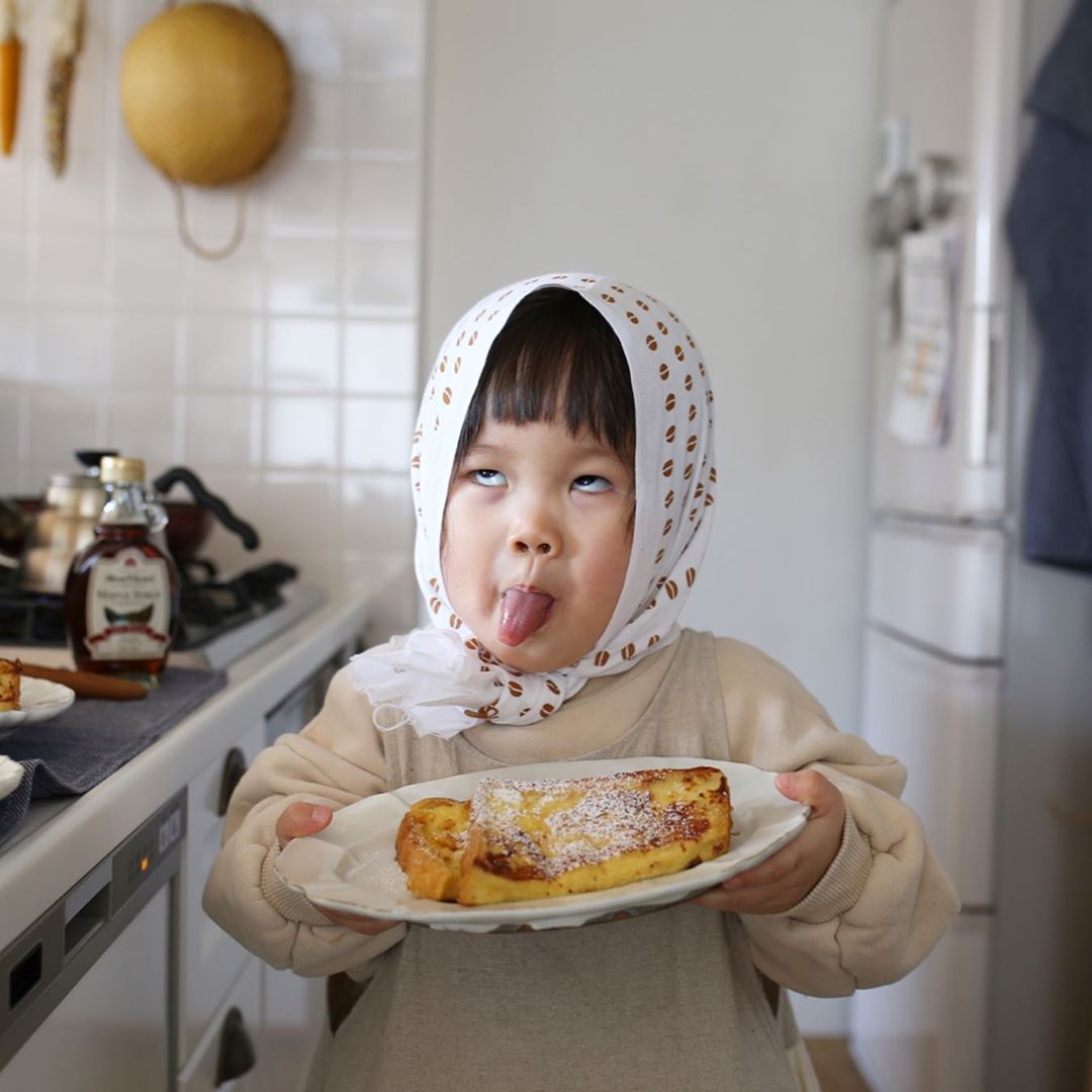 3歲料理小天才「用臉煮飯」連大人都沒她賢慧❤% 照片 3歲料理小天才「用臉煮飯」連大人都沒她賢慧❤